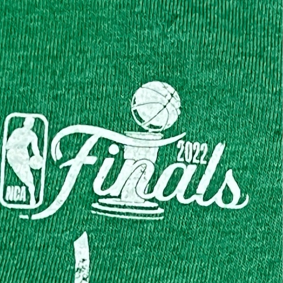 Boston Celtics 2022 NBA Basketball Crewneck Majestic Green Pullover Sweatshirt - Picture 5 of 6